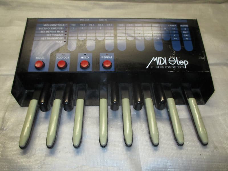 Hammond / Suzuki Midi Step Midi Bass Pedal Board | Reverb UK