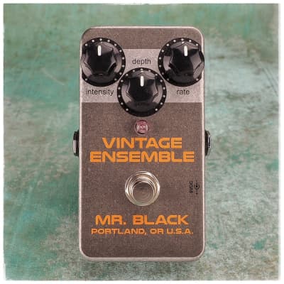 Mr. Black Vintage Ensemble ギターエフェクター Mr. Black Stereo Vintage Ensemble｜ミュージックランドKEY