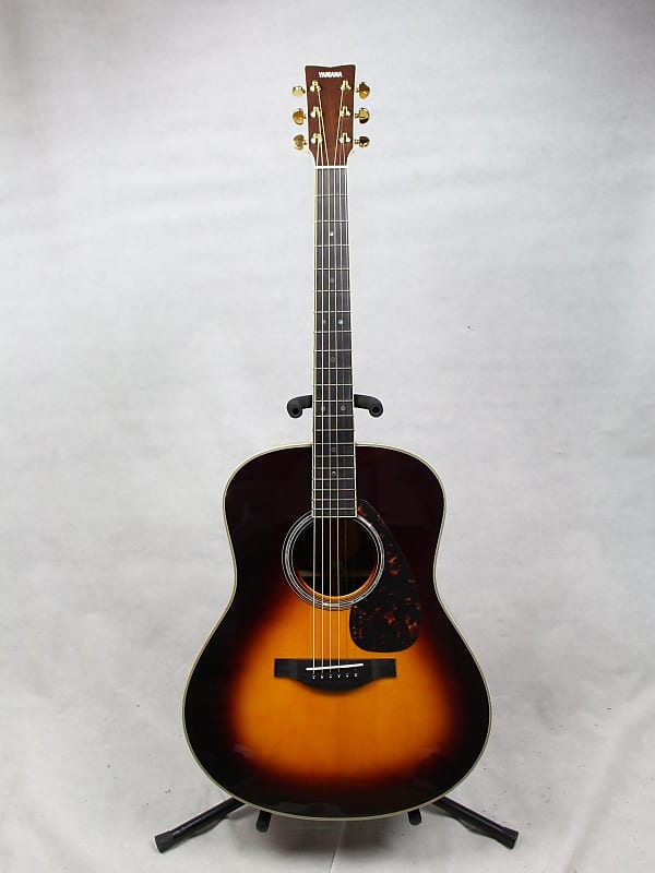 Yamaha LL16 L-Series Jumbo Acoustic-Electric Guitar, Brown