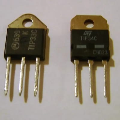 Wurlitzer 200A Electric Piano Output Transistors TIP33C TIP34C image 1