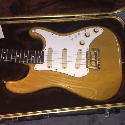 Fender Stratocaster Elite Gold 1983 Natural image 18