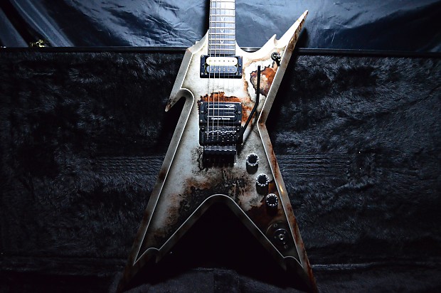 Dean Guitars Relaunches Dimebag Darrell Razorback Rust – Music Connection  Magazine