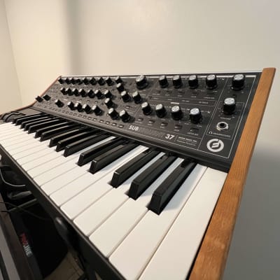 Moog Sub 37 Tribute Edition 2010s - Black