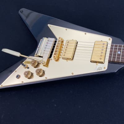 2002 Gibson Custom Shop Lenny Kravitz Signature '67 Flying V Ebony/Gold Sparkle image 8