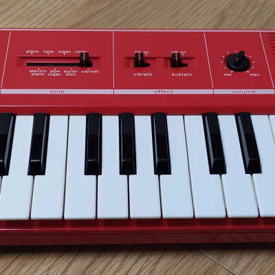Casio Casiotone MT-11 Keyboard 1980s - Red