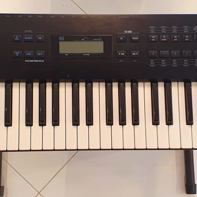 Alesis QS 7.1  Black