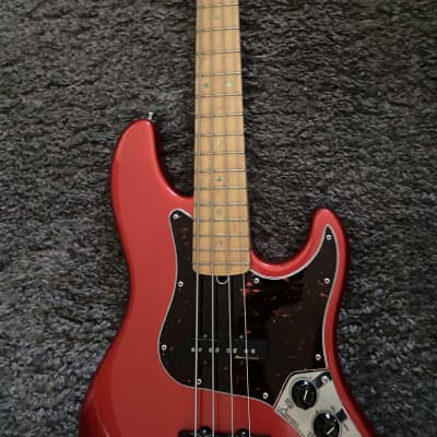 Fender American Deluxe Jazz Bass Guitar 2001 - Crimson Red image 3