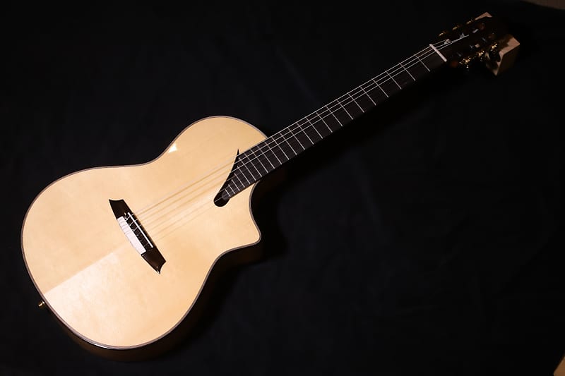 Martinez MSCC-14MS SOLID spruce/Flame Maple nylon string guitar image 1