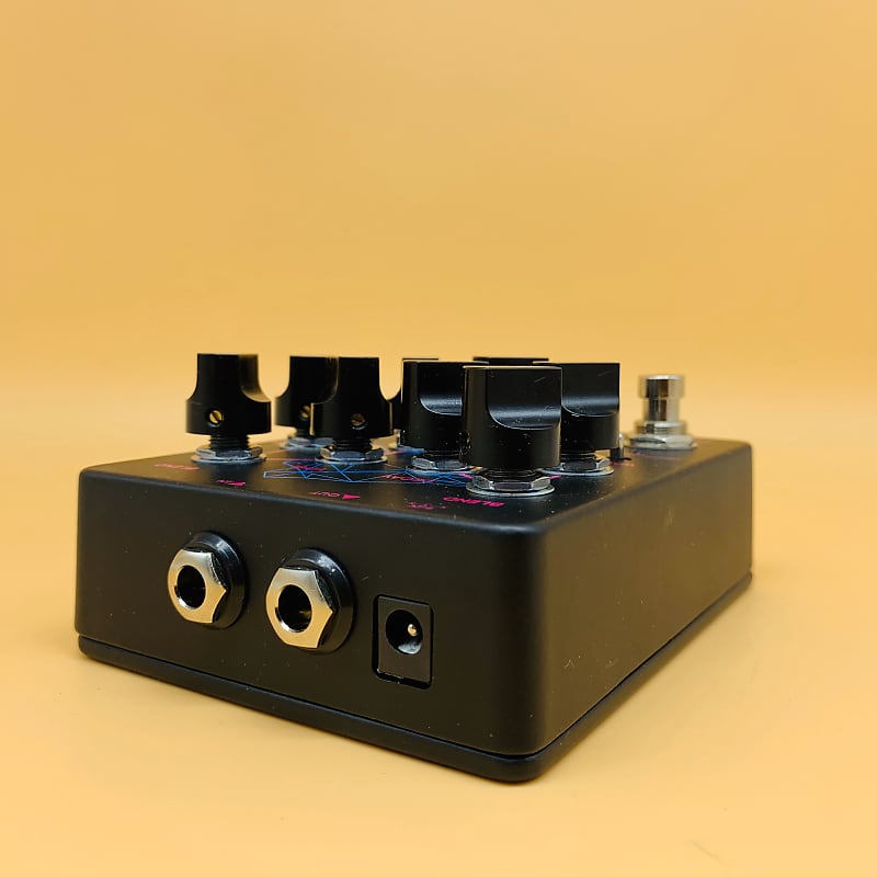 【限定価格】Keeley Caverns V2 BLACK&RED Amazon | Keeley Caverns V2 ディレイ/リバーブエフェクト