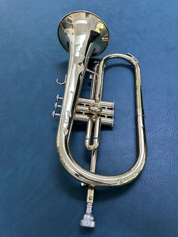 Yamaha YFH-231 Flugelhorn w/Case and a Bach 8C FH Mouthpiece
