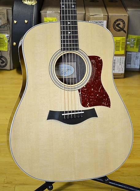 Taylor 210ce outlet used
