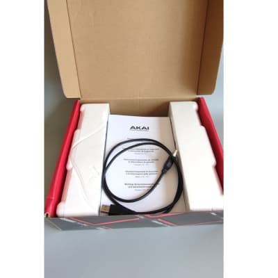Akai MPD218 2015 - Present - Black image 3