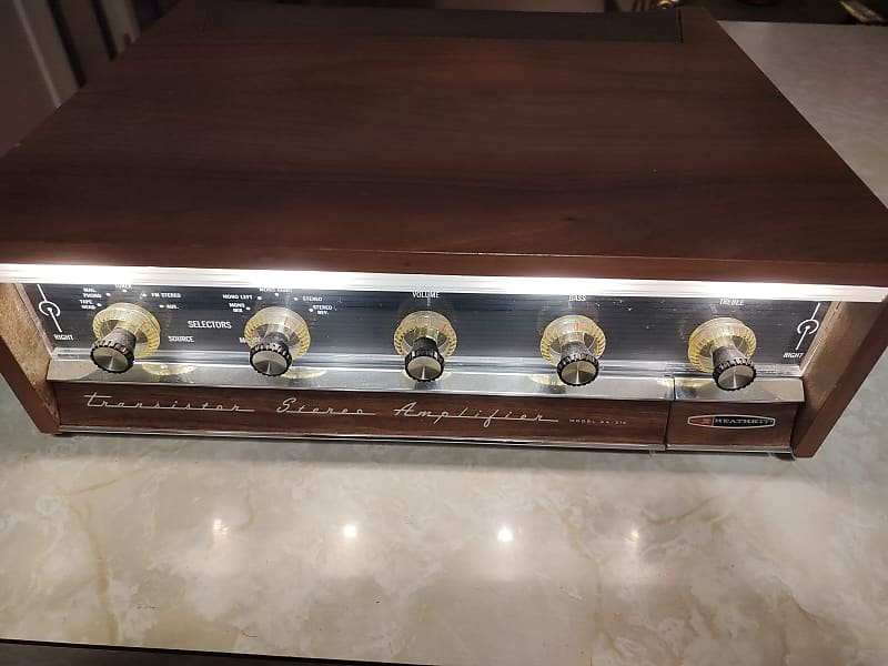 Heathkit AA21 1962 thu 1970 - Walnut  			