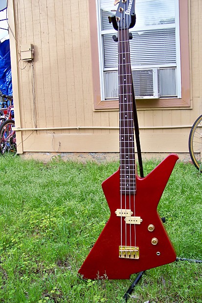 Ibanez explorer bass discount