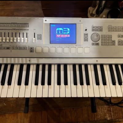 Korg M3 61 2010s - Gray