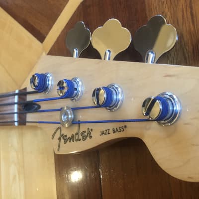 UNPLAYED- 2020/21 Fender Player Fretless Jazz Bass Guitar- Polar White with Pau Ferro Fingerboard image 6