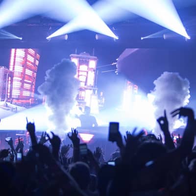 Chauvet DJ Geyser T6 Vertical Pyrotechnic-Like Fog Machine with 6 RGB LEDs image 4