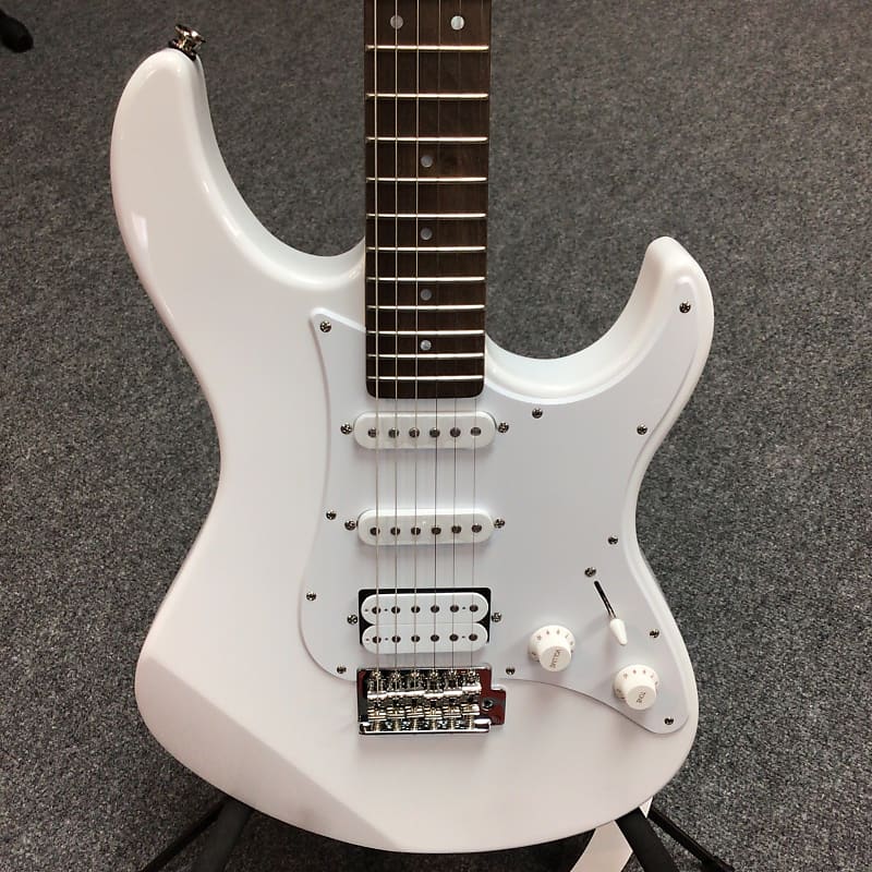 【オプション有10204】YAMAHA PACIFICA PAC012 ホワイト Amazon | YAMAHA PACIFICA012 ホワイト エレキギター 初心者