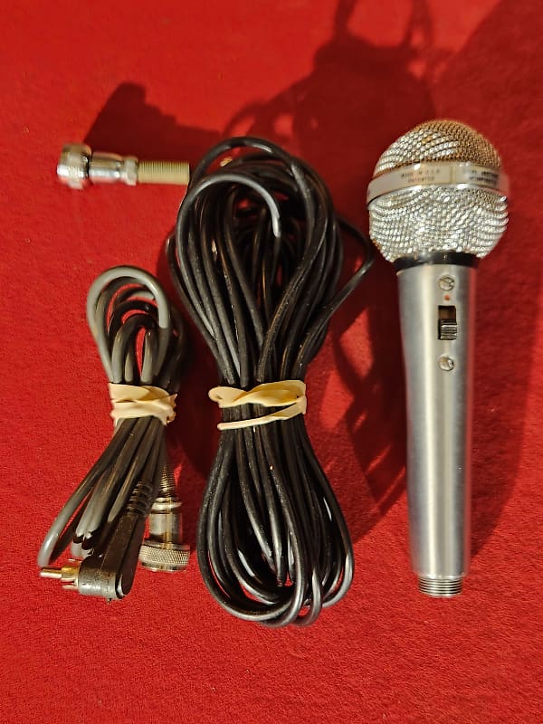 Shure Unisphere 585SA- Silver-2 Cables | Reverb