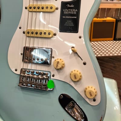 Fender Limited Edition De Vintera Road Worn 50s Stratocaster HSS Sonic Blue image 2