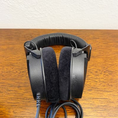 Headphones Beyerdynamic DT 990 PRO (Black Limited Edition 80