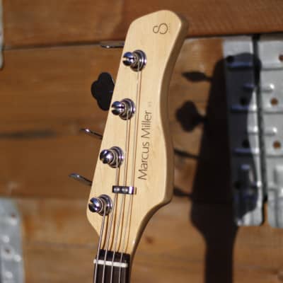 Sire Marcus Miller V3 2018 - Vintage White image 7