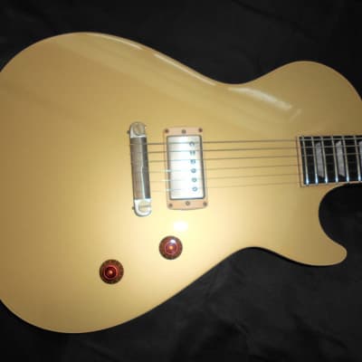 Cream T Pickups  Guitars Aurora Custom BFGT1PS LIMITED EDITION Aztek Gold TopーBackplate Signed By Bil image 3