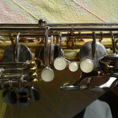 Conn 22M Tenor Saxophone 1978 Brass Lacquer w/ Brass Keys image 10