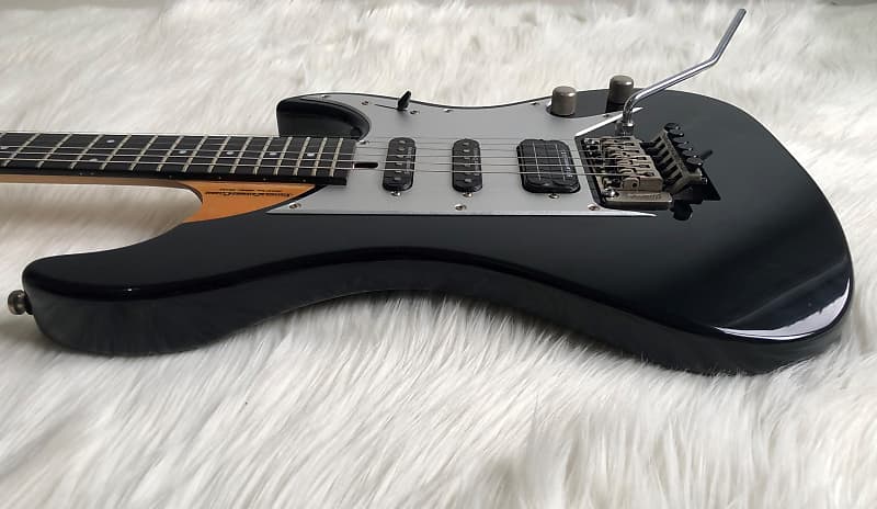 Washburn N-61 Nuno Bettencourt Signature Black w/ Ebony