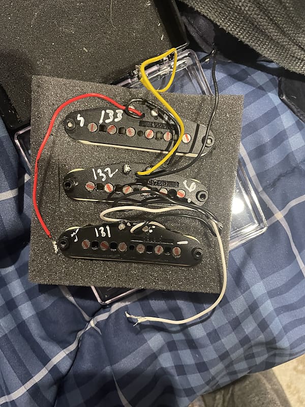 Fender Player Series Stratocaster Alnico 5 pickups Reverb