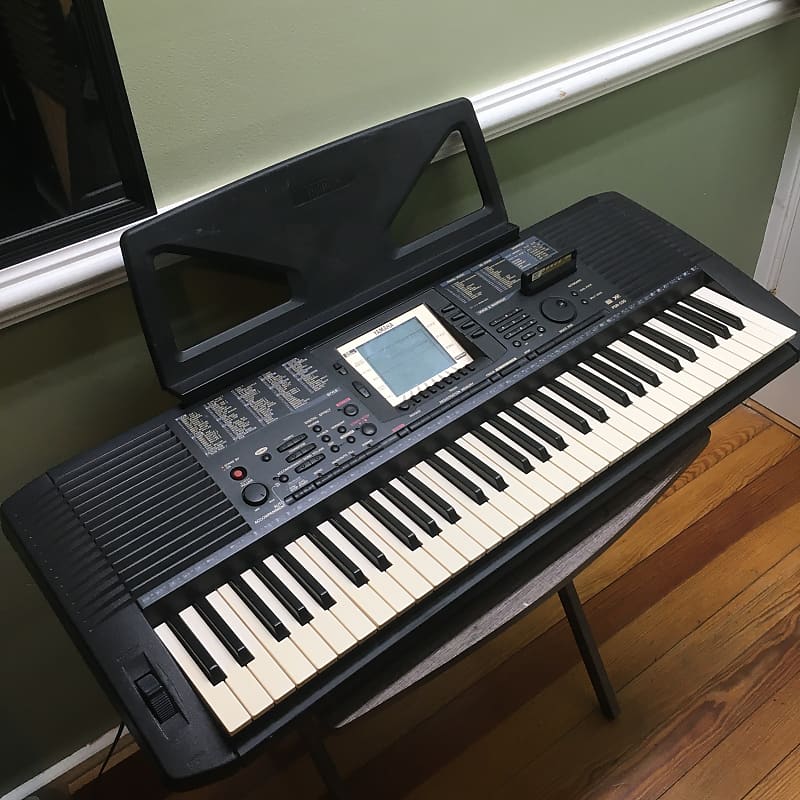 Yamaha PSR530 61Key Portable Keyboard Reverb