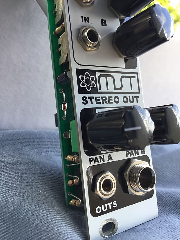 Synthrotek MST Stereo Out