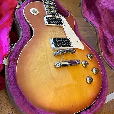 2005 Gibson Les Paul Classic - Honey Burst image 1