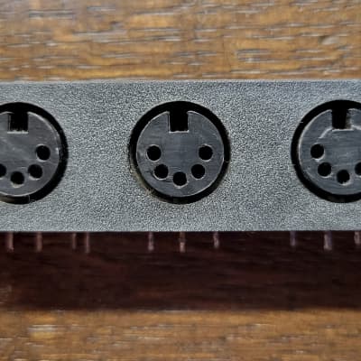 Roland TR-707 Midi Connector (original)
