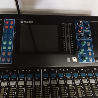 YAMAHA LS9 32 Mixer Digitale image 2