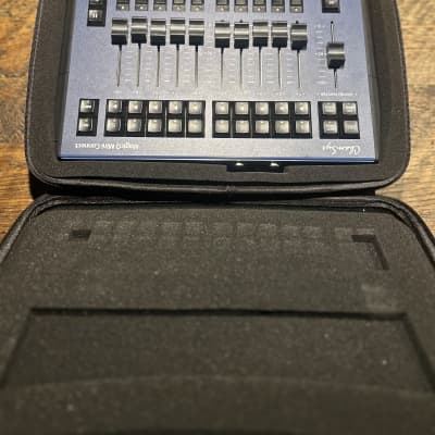 ChamSys MagicQ Mini Connect 2023 - Azul y negro image 11