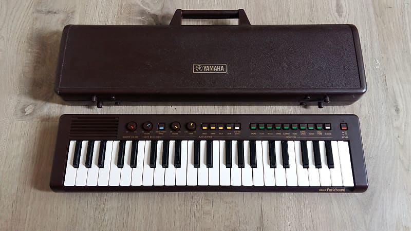 Vintage Yamaha PS-3 Portasound Portable Keyboard with