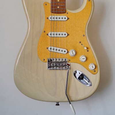 Fender STRATOCASTER CS AMERICAN CUSTOM HONEY BLOND ASH ROASTED TIGER V NECK 2023 - Honey Blonde image 2