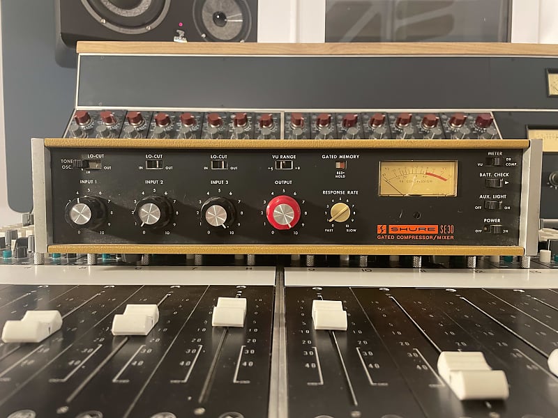 Shure SE30 Level Loc Compressor/Mixer Reverb