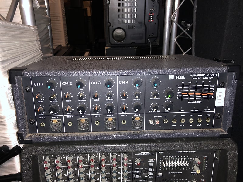 Toa MX104 selfpowered mixer Reverb