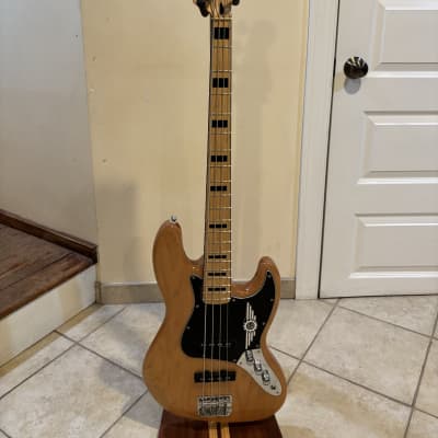 Squier by Fender TOMOMI JAZZ BASS SKY BLUE Bluetus
