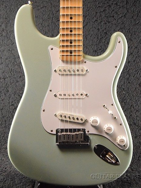 Fender Yngwie Malmsteen Stratocaster Sonic Blue Maple 1990 Fender Yngwie Malmsteen Stratocaster Sonic Blue Maple 1990