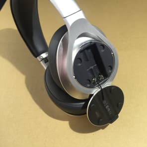 BEATS by Dr Dre Executive Black And Silver image 3