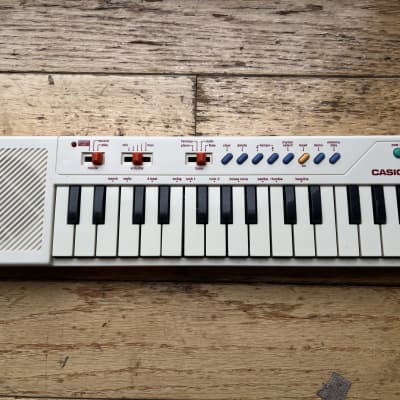 Casio PT-10 29-Key Mini Synthesizer 1980s Rare Made in Japan