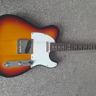 魅力的な価格 Fernandes  ギター