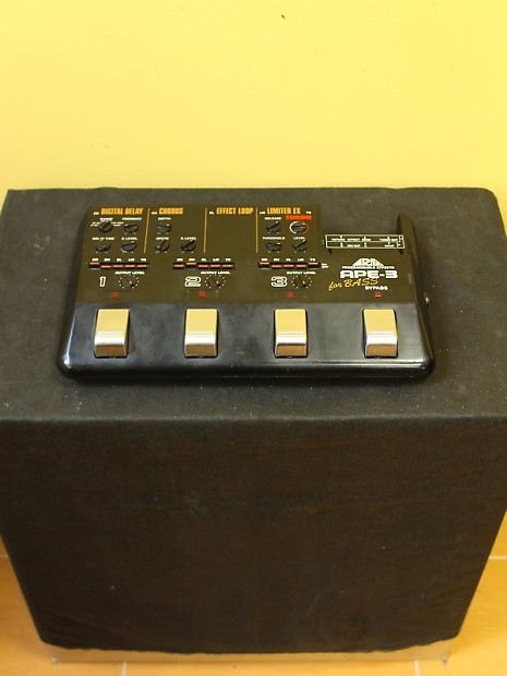 Aria Ape-3 Programmable Effects for Bass Multi-Effects Pedal