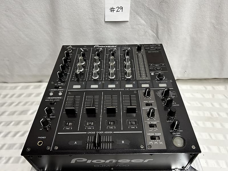PIONEER DJM-700 PROFESSIONAL 4 CHANNEL MIDRANGE DIGITAL DJ PIONEER DJM-700 PROFESSIONAL 4 CHANNEL MIDRANGE DIGITAL DJ