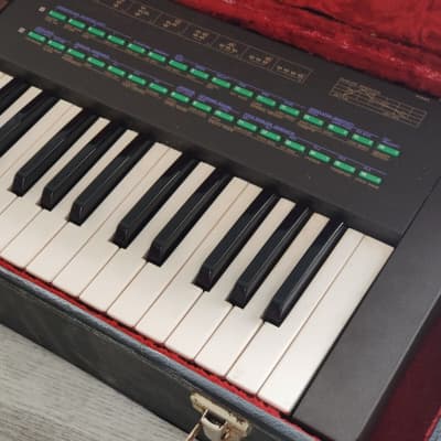Yamaha DX21 Keyboard Synthesizer w/Case image 2