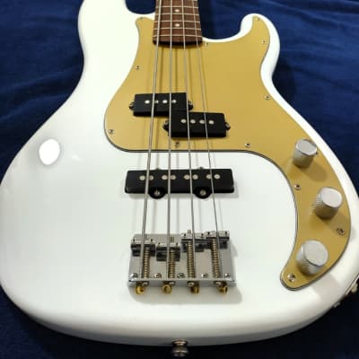 Squier Standard Precision Bass Special 1999 - 2010