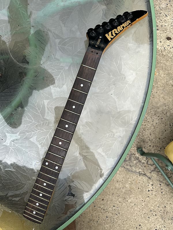 Kramer Focus 3000 1980s - Floyd Rose R2 Pointy Headstock